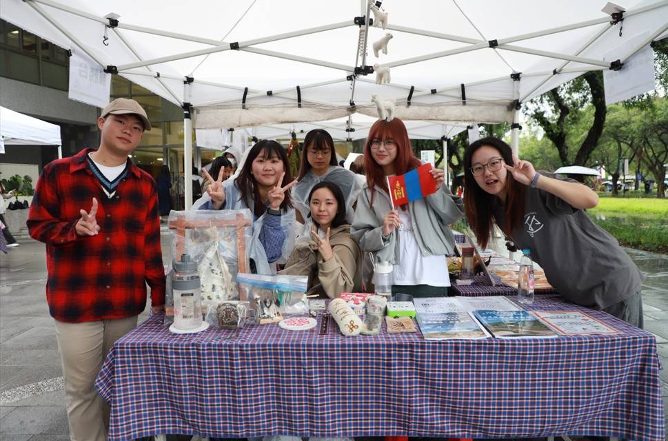 成果展蒙古團攤位